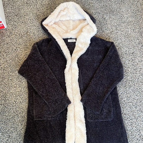 Avah  Teddy Sherpa oversized hooded jacket size large with front pockets - Picture 11 of 11